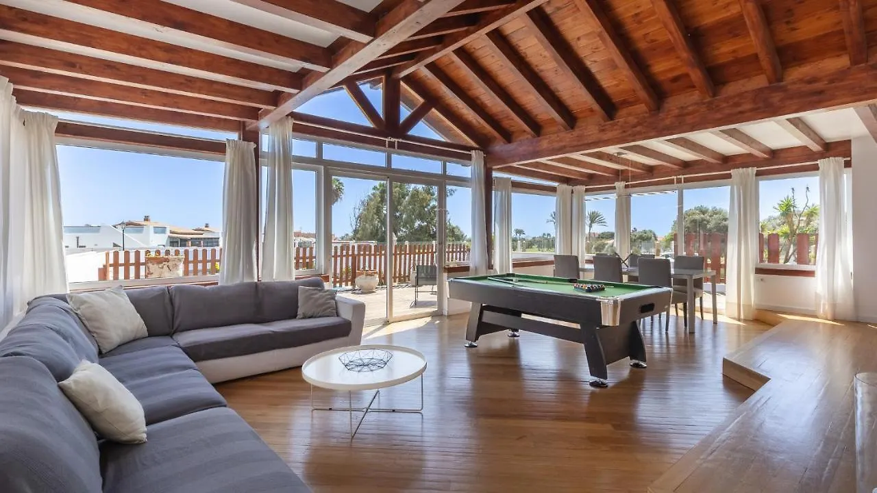 Luxury Villa Nieve location